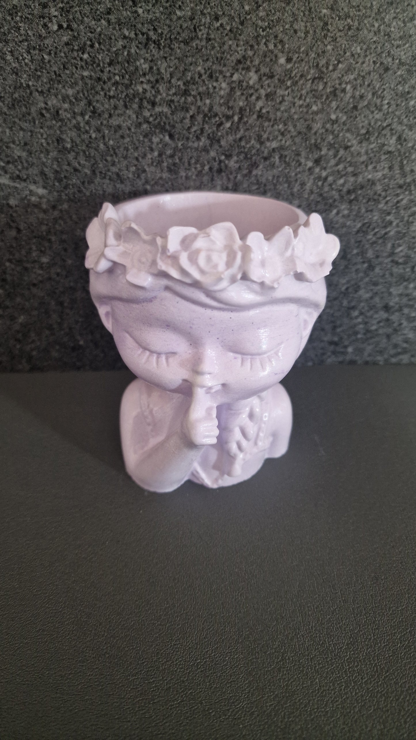 pot à plante petite fille