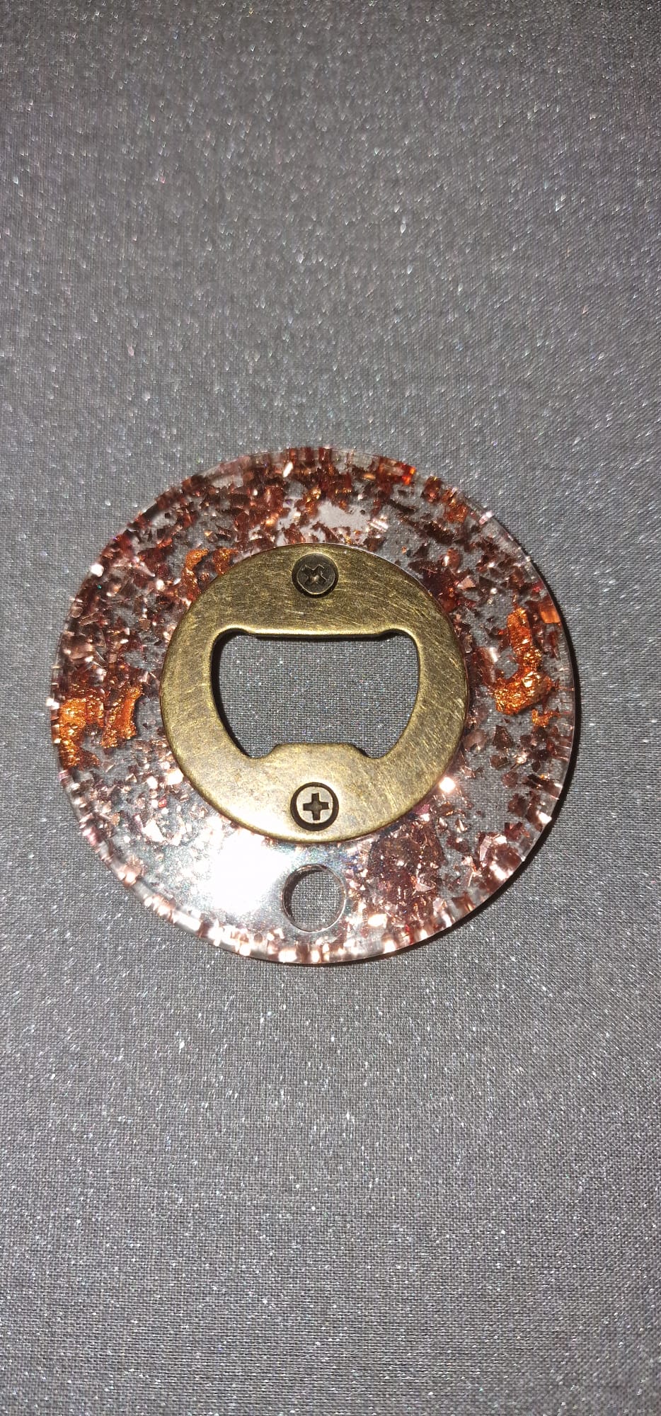 Décapsuleur artisanal rond – Éclats cuivrés scintillants