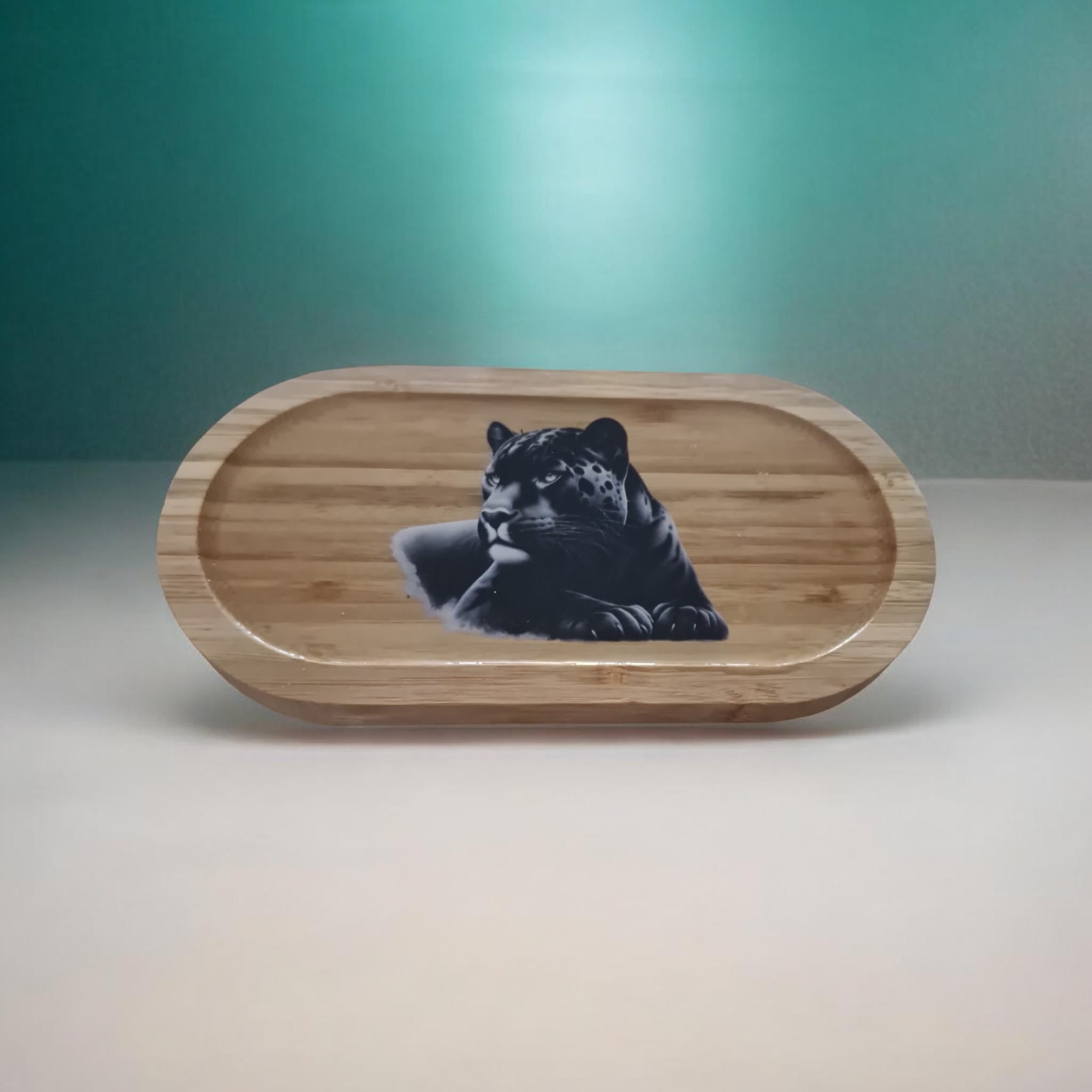 Vide-Poche “Panthère Noire” – Bois & Résine Époxy