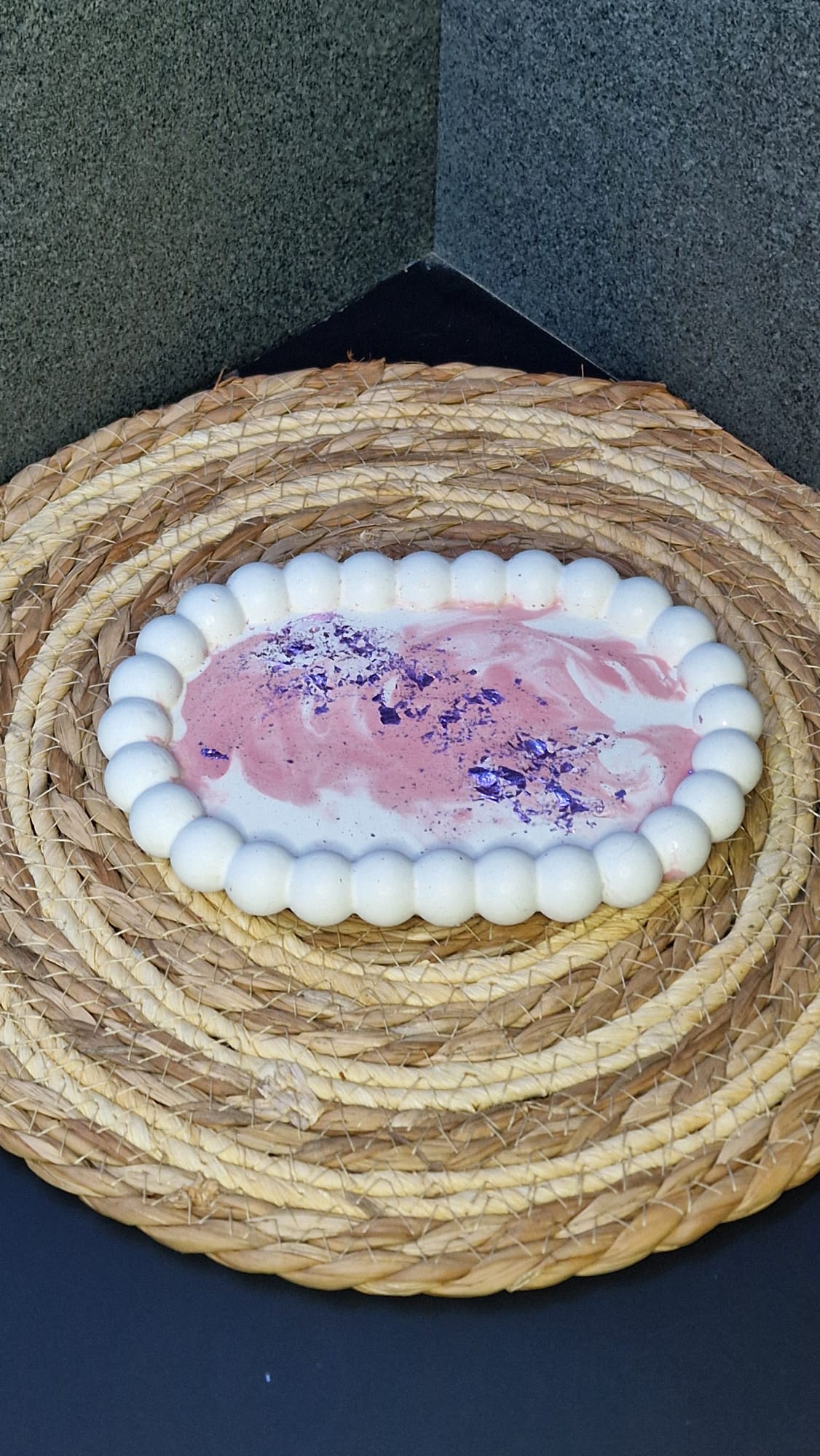 Vide-poche artisanal rose poudré & éclats violets
