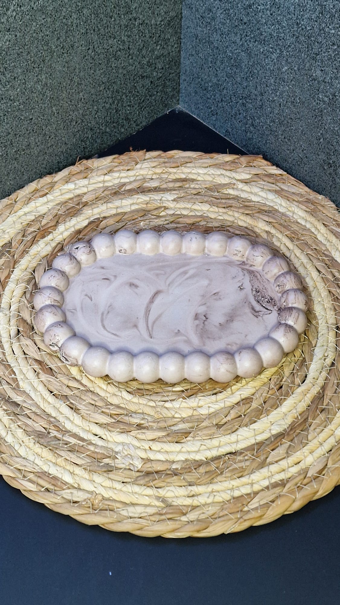Vide-poche artisanal – Ton pierre marbré & bord perlé